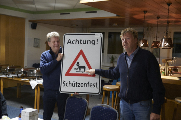 Ein Schild findet den Weg nach Hause